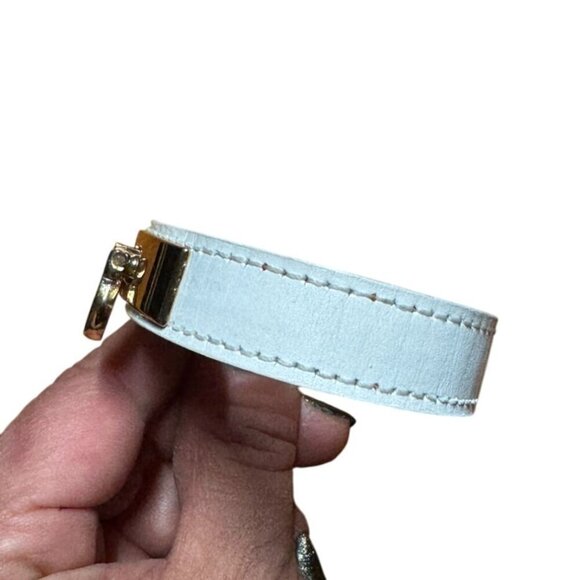 Gancini Buckle White Italian Leather Bracelet Classic Gold-Tone Padlock Closure - Picture 5 of 8